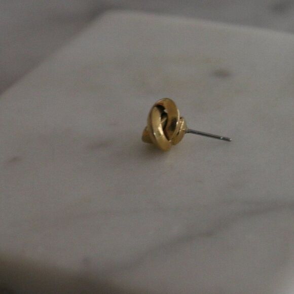 Single Love Knot Gold Plated Stud Earring - Only 1 - Picture 3 of 13
